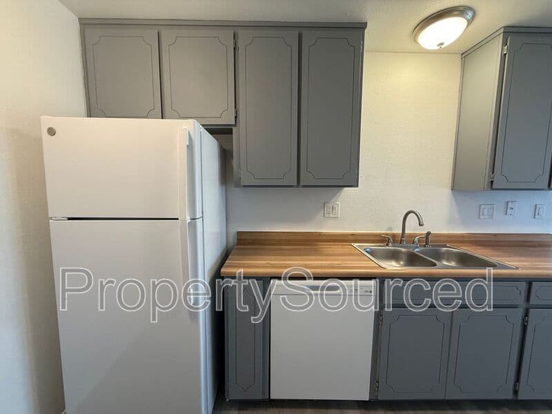 Stockton Townhome: 1944 Hickock Ct