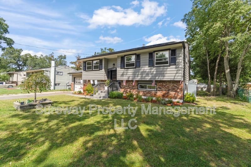 Browns Mills House: 211 California Trail