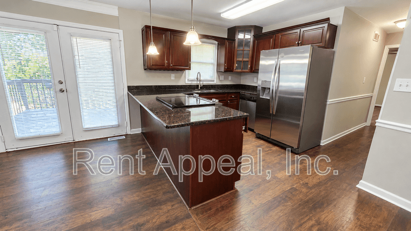 Decatur House: 2353 Greenway Drive
