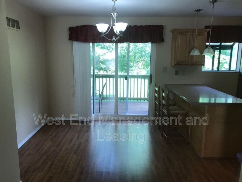 Valley Park House: 1307 Cliffridge Ln