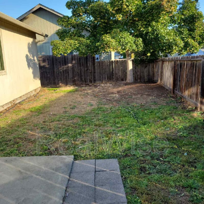 Grants Pass House: 224 Henderson Ln