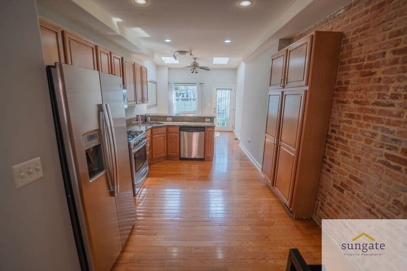 Baltimore Townhome: 11 N Streeper St