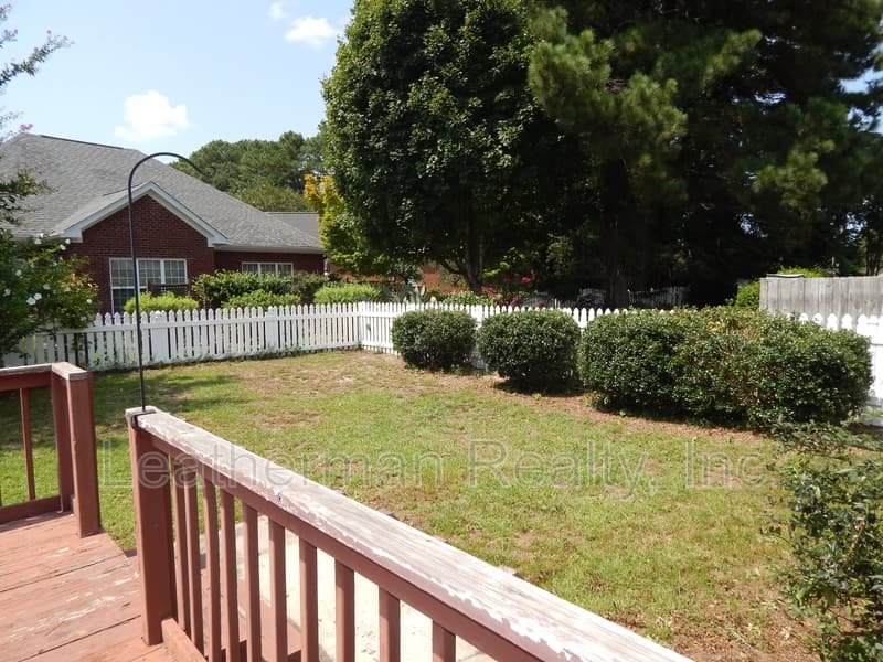 Florence House: 2109 Elderberry Dr