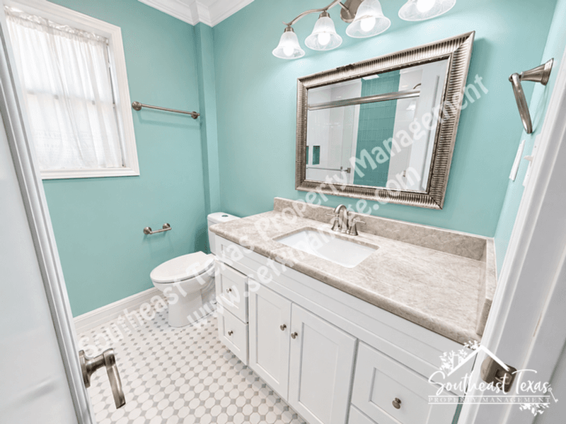 Beaumont House: 6030 Zenith Lane