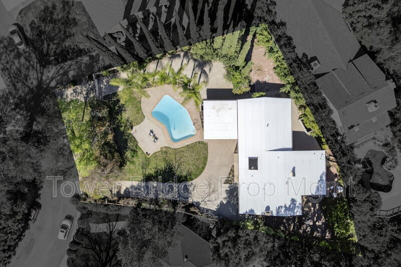 Fair Oaks House: 3937 Orangewood Dr