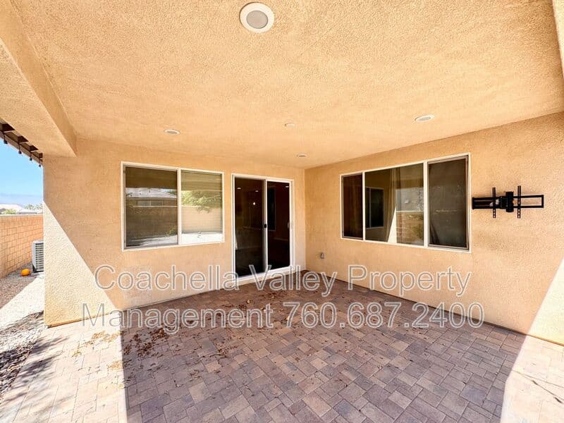 Indio House: 43776 Pettirosso St