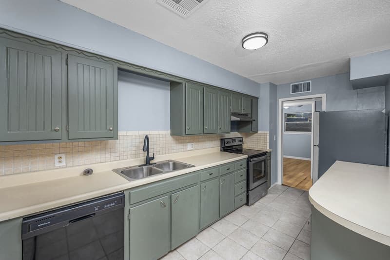 Lawton House: 3015 Northeast Pioneer Boulevard