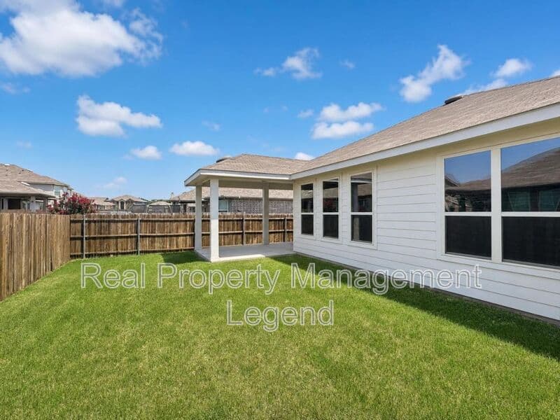 Denton House: 5601 Portola Ln