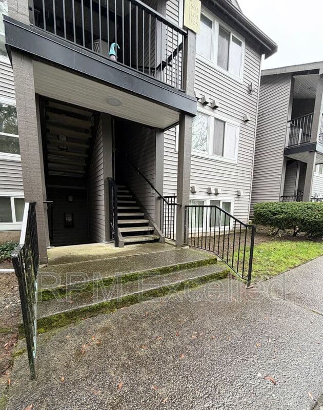 Kent Condo: 26339 116th Ave SE