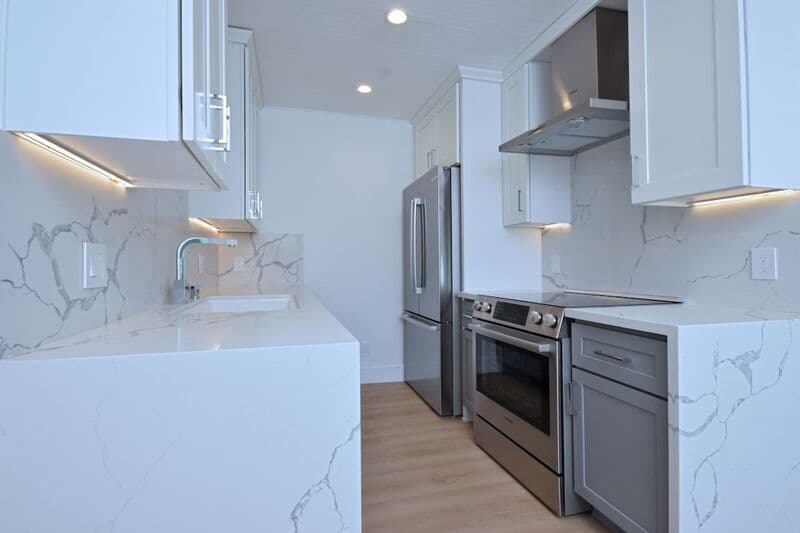 Santa Monica Condo: 834 4Th Street