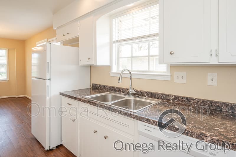 Montgomery House: 3117 Brentwood Dr