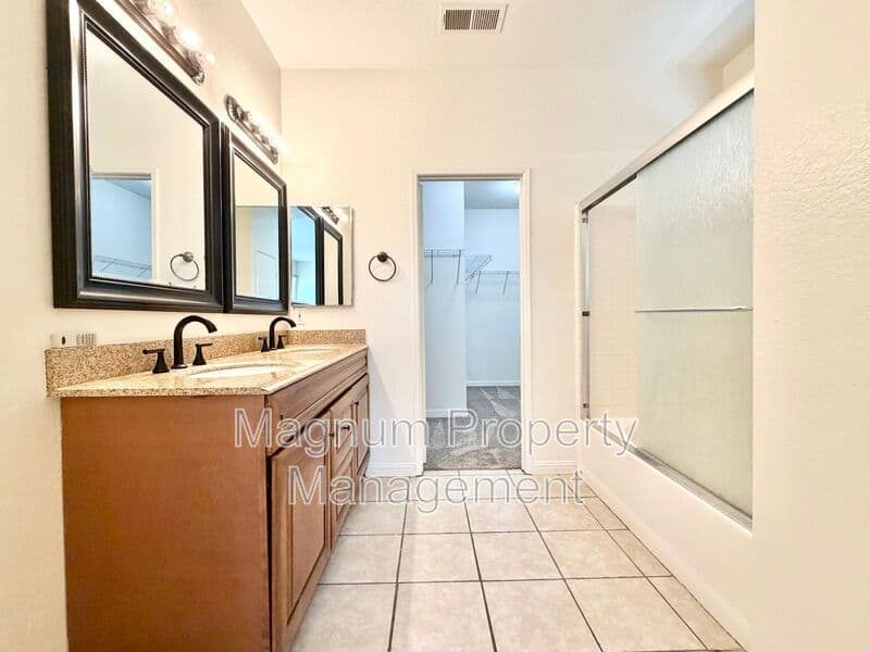 Menifee House: 33205 Gypsum St
