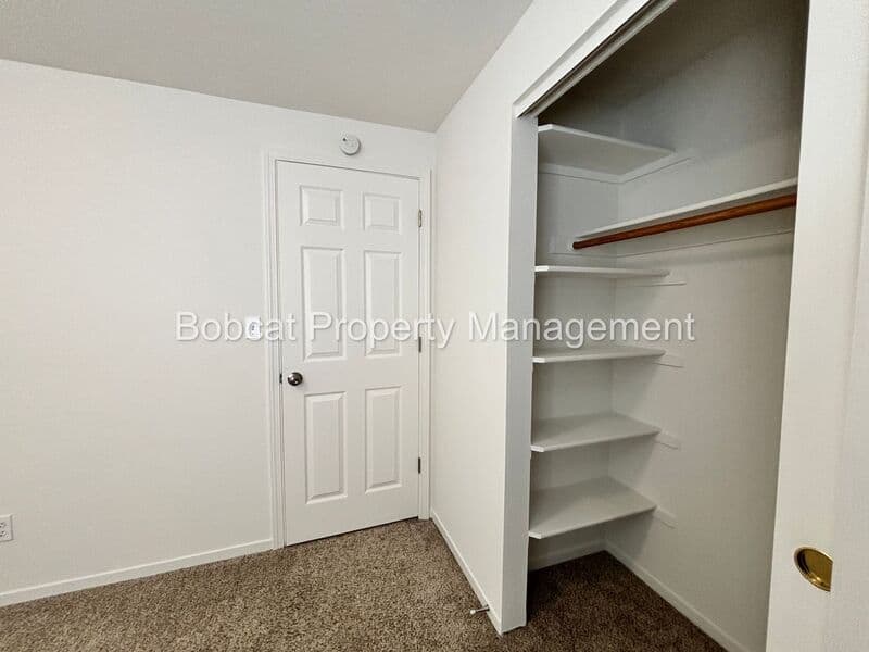 Carson City House: 707 Armory Ln
