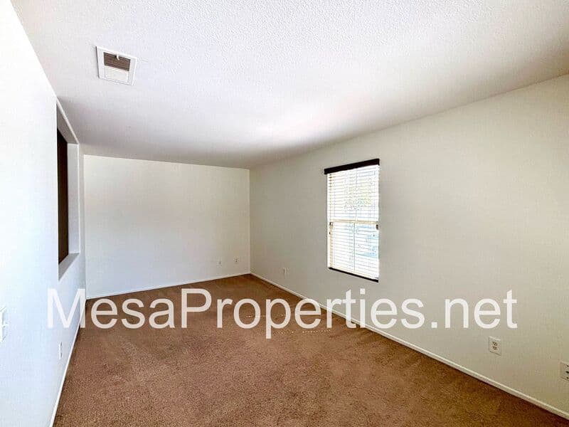 Victorville House: 12396 Ava Loma St.