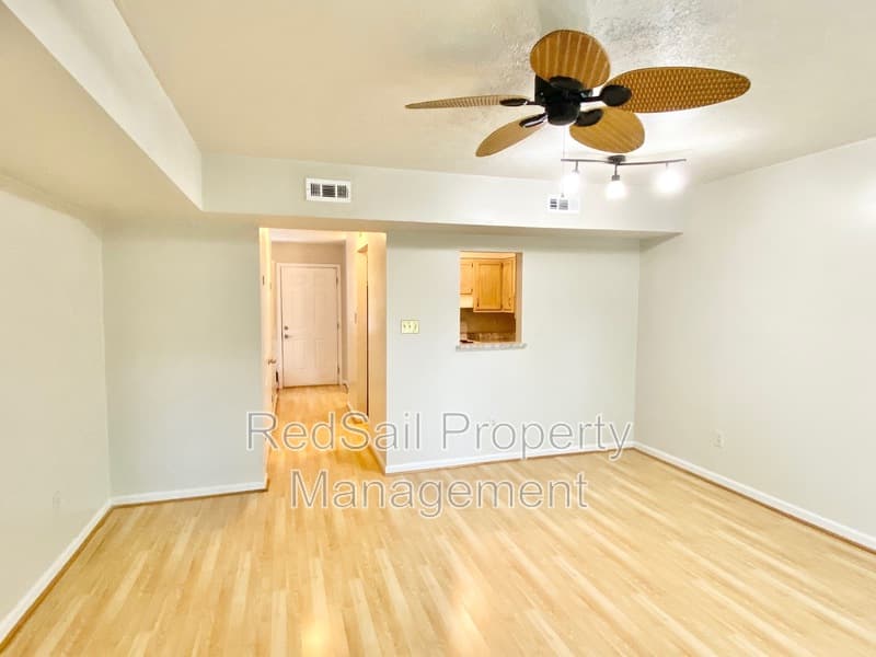 Williamsburg Townhome: 21 Sidewinder Ct