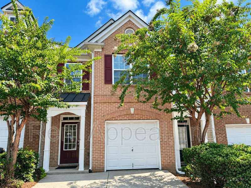 Duluth House: 3880 Grovemont Place