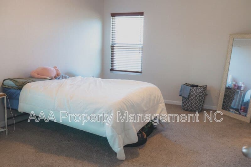 Stedman House: 5913 Fuchsia ct