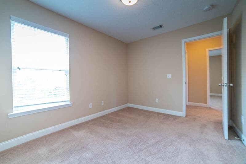 Hinesville House: 211 Augusta Way