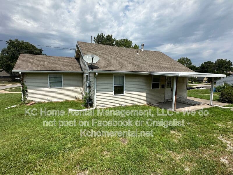 Kansas City House: 7113 N Highland Ave