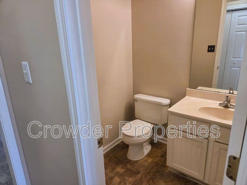 Charlotte House: 5325 Timbertop