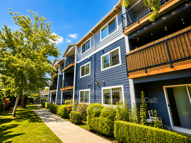Portland Condo: 8324 SE Rhine St