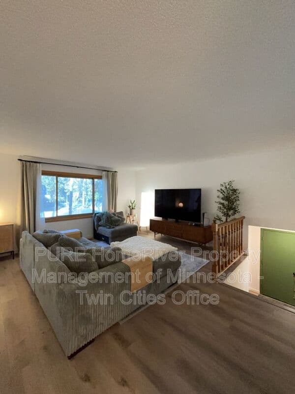 Coon Rapids House: 12394 Magnolia Cir Nw