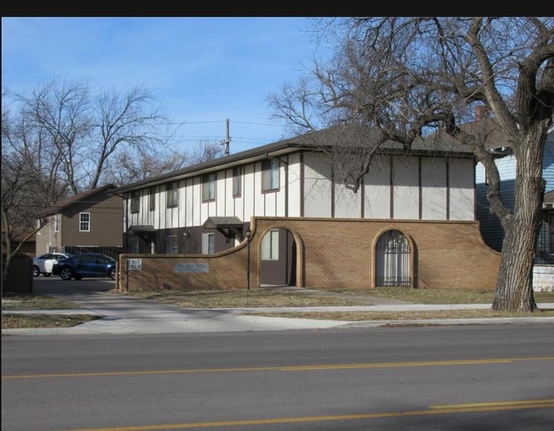Hutchinson Condo: 1415 North Main Street - 1