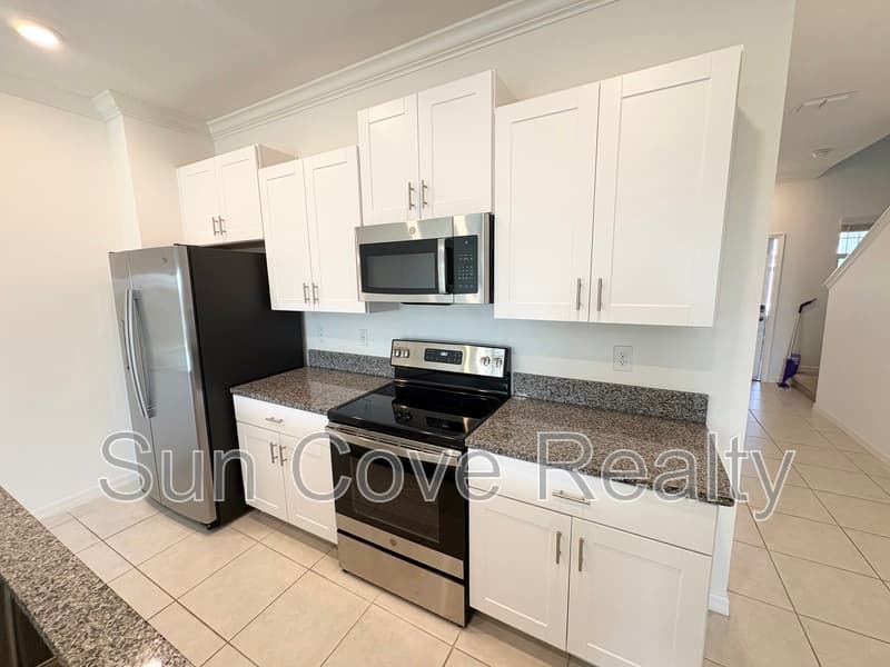 Land O Lakes Townhome: 8840 Gallantree Pl