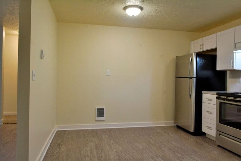 CORNELIUS Condo: 1297 S IVY ST