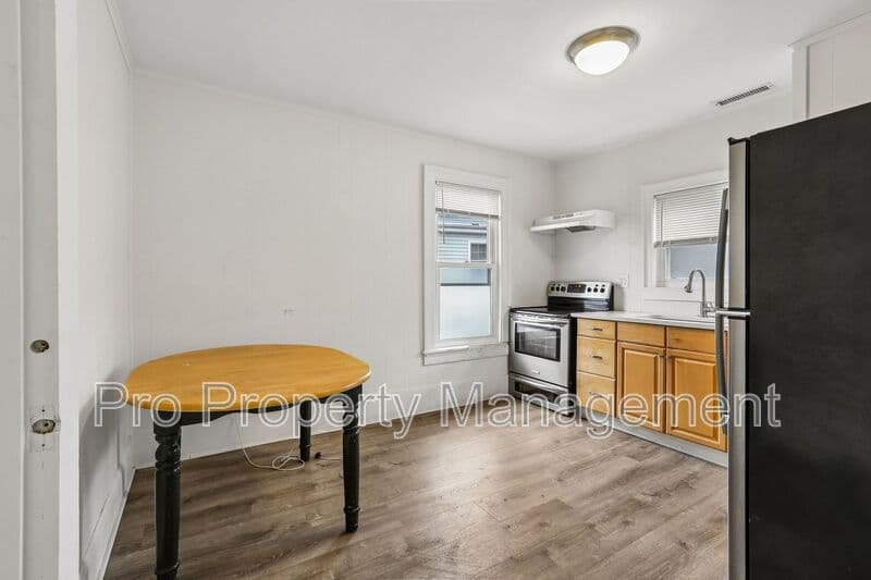Danbury House: 4 Harmony St.