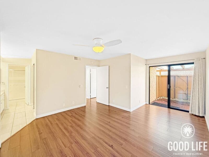 La Mesa House: 6050 Henderson Dr