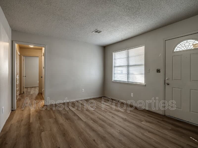 Midwest City House: 1309 Hickory Lane