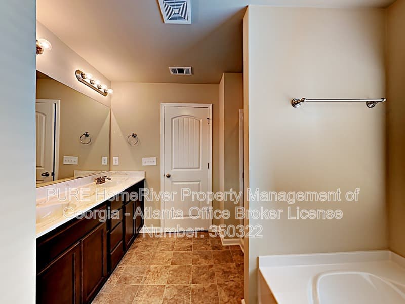Hiram House: 138 Foggy Creek Ln