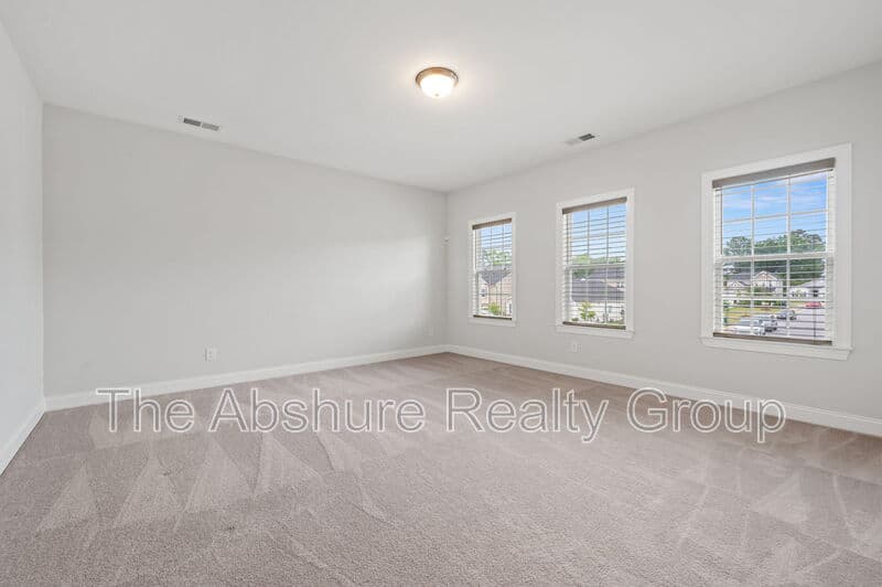 Angier House: 121 Barnwell Loop