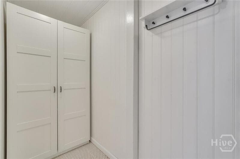 Savannah House: 2337 Shirley Drive