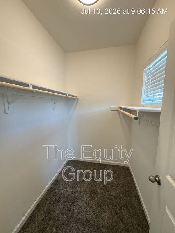 Visalia Condo: 725 S Pinkham