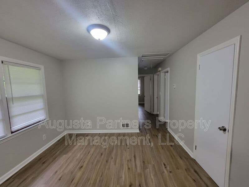 Augusta House: 2441 Dickey Rd