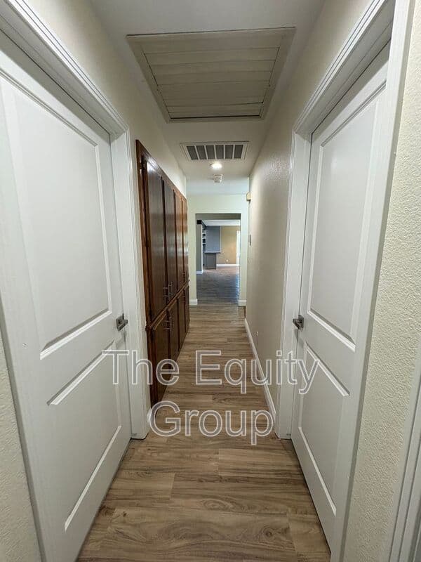 Visalia House: 2322 East Vassar Dr
