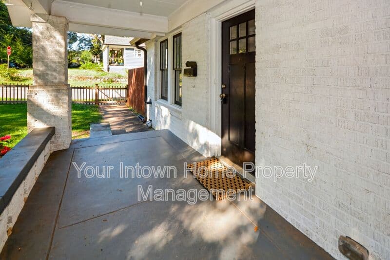 Atlanta House: 1420 Beatie Ave Sw