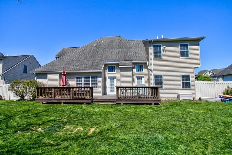 Lancaster House: 1007 Croft Drive