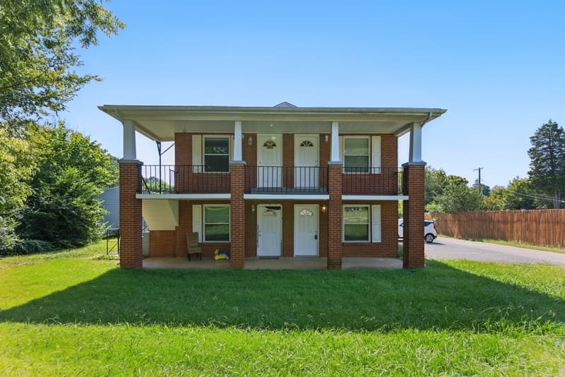 Maryville Condo: 2506 Cecelia Avenue