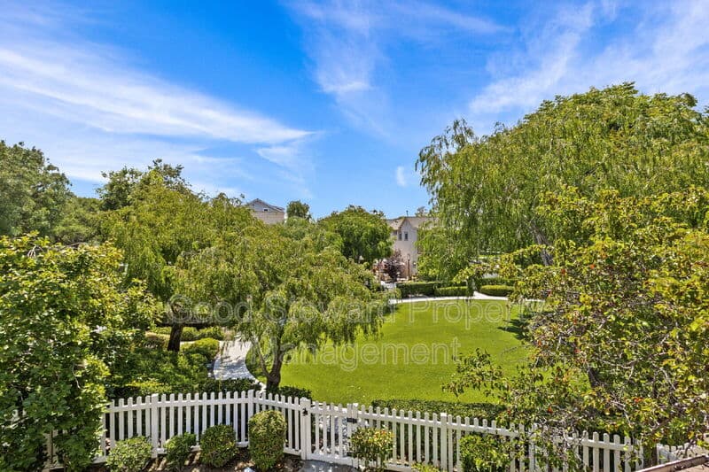 Ladera Ranch House: 6 Lindenwood Farm