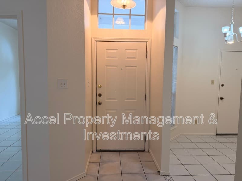 McAllen House: 6617 N. 40th