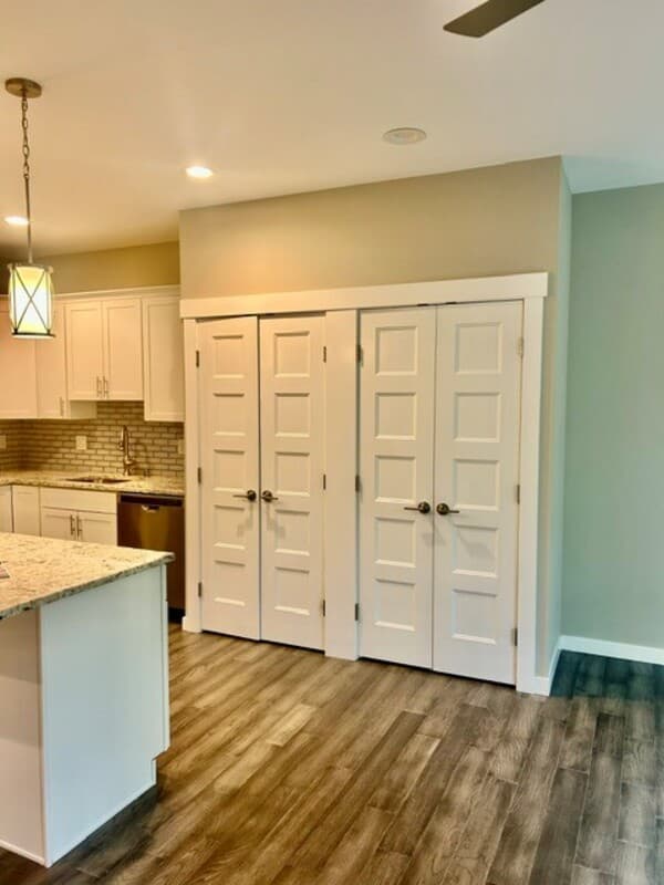 Ferndale House: 5683 Sunstone Place