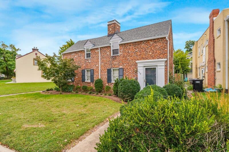Fredericksburg House: 708 Kenmore Ave
