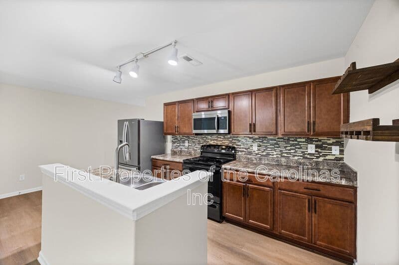 Charlotte Townhome: 9612 Brackenview Ct.