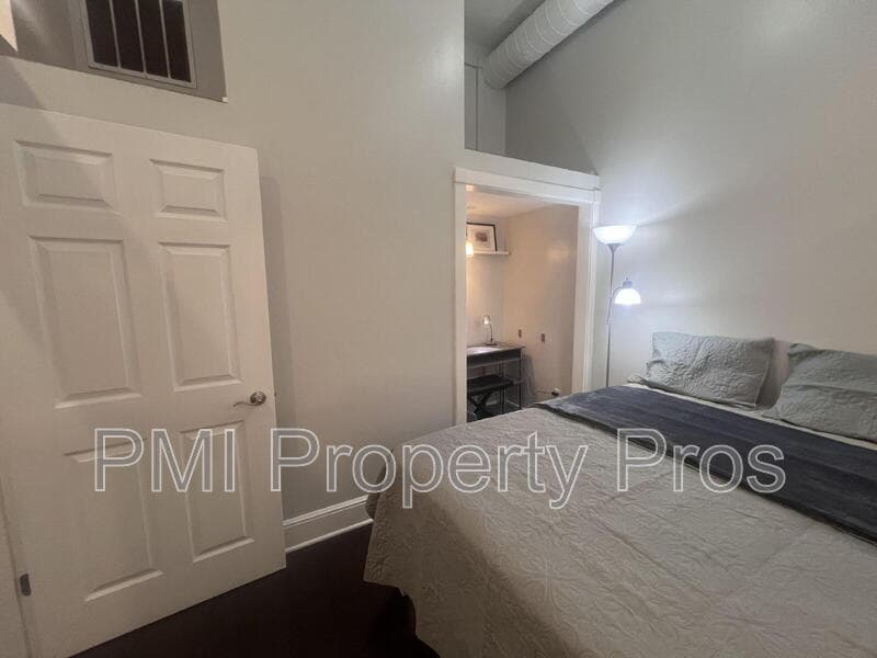 Milwaukee Condo: 715 North Milwaukee Street