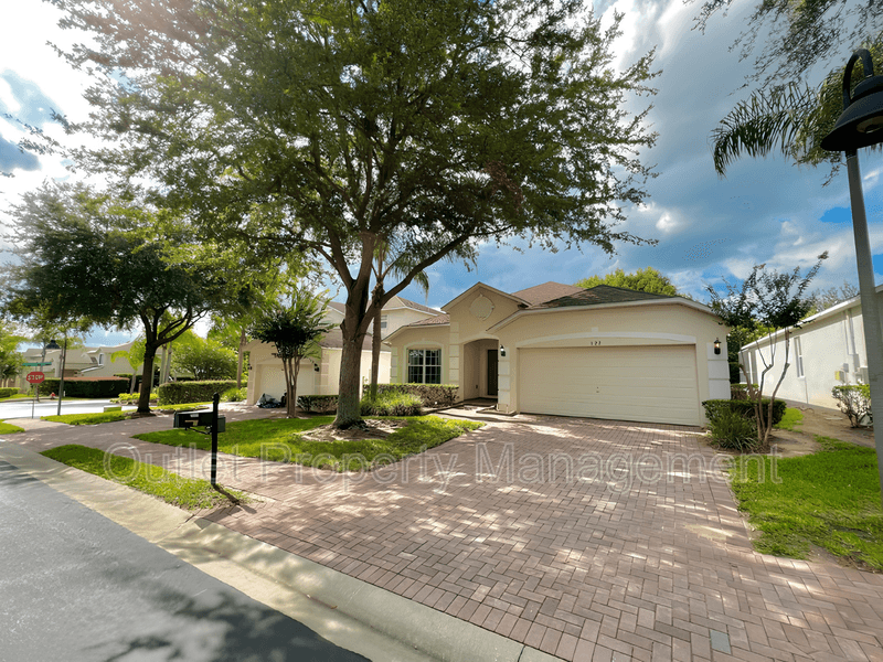 Davenport House: 122 Highgate Park Blvd
