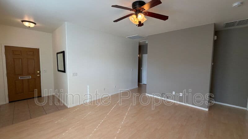Peoria House: 7041 West Downspell Drive