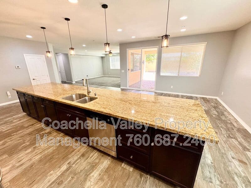 Indio House: 43776 Pettirosso St